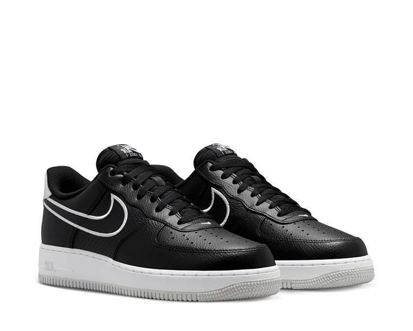 Кроссовки NIKE Air Force 1 '07, размер 11 US, черный