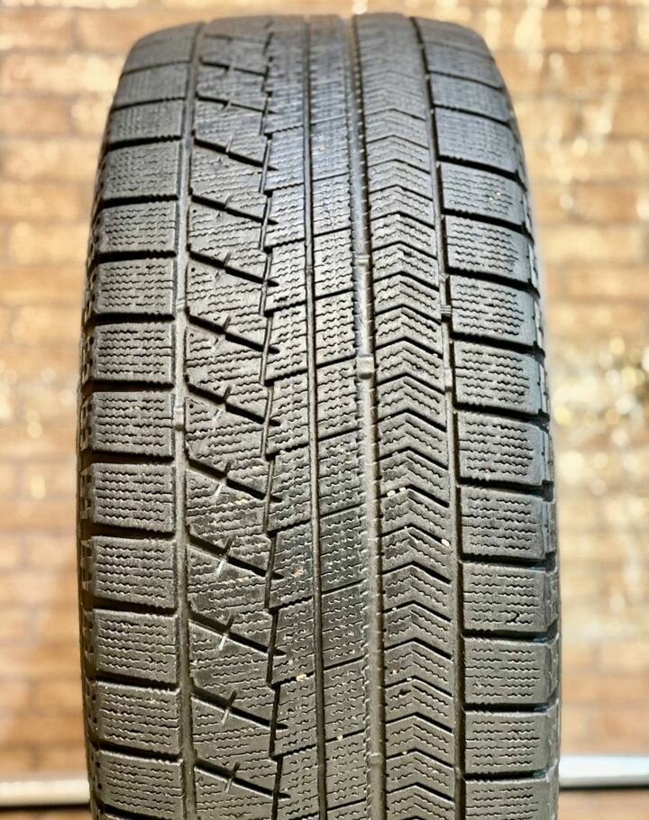 Bridgestone Blizzak VRX 225/55 R17