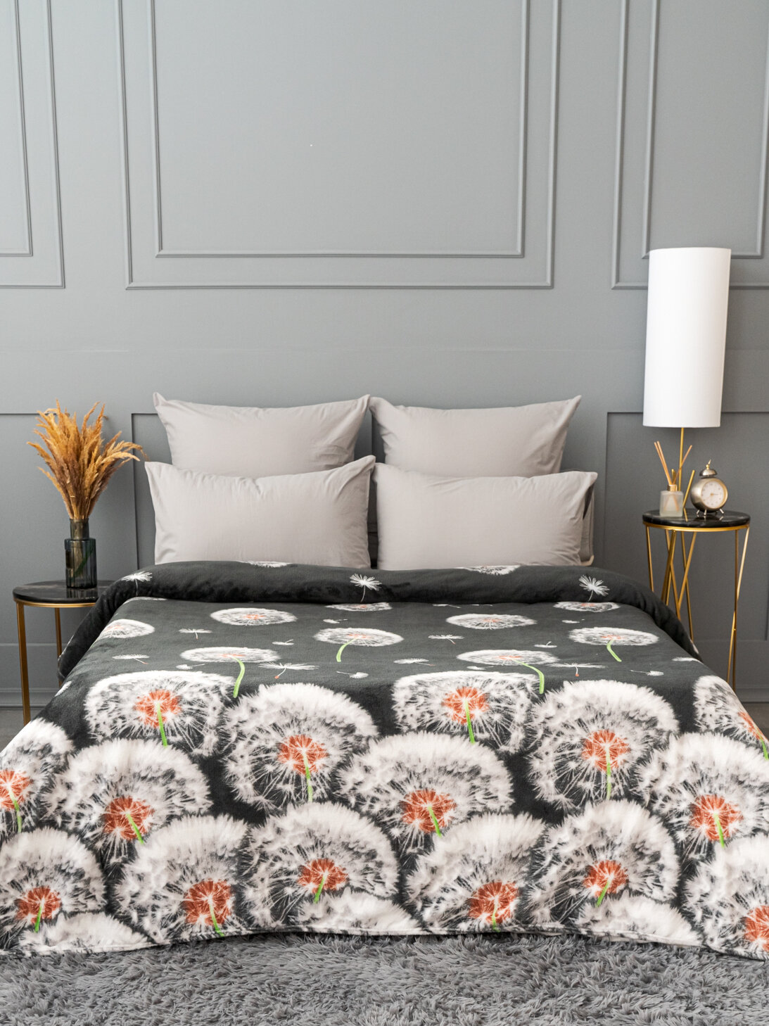 Плед 200х220 Павлина Одуванчики на черном, евро на диван на кровать — фото 1