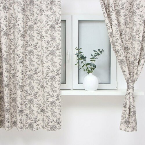 Комплект штор дкухни с подхватами Этель Black flowers 149х180 см - 2 шт 3735₽