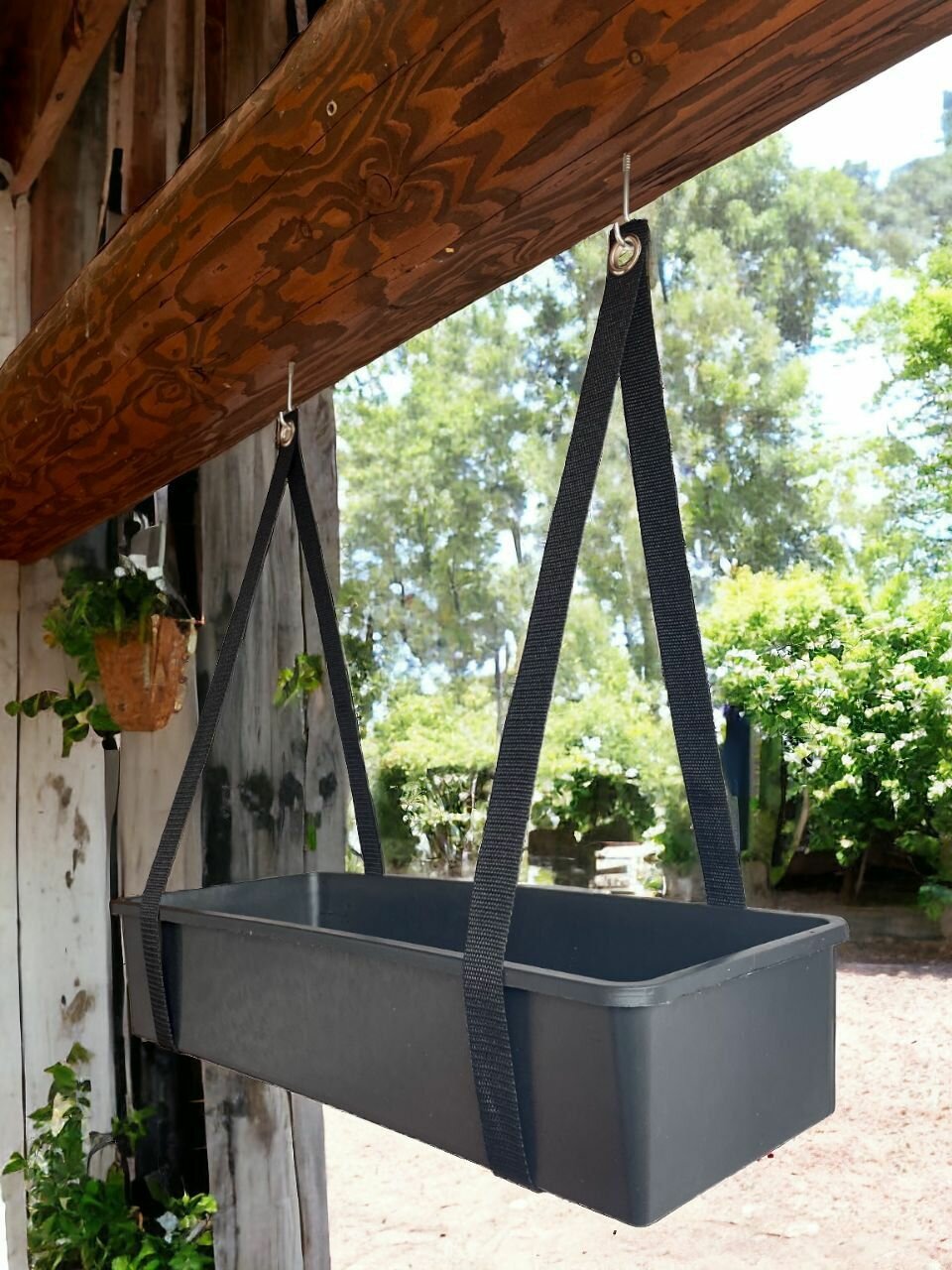Универсальный подвес держатель черный на крючке для дома и сада