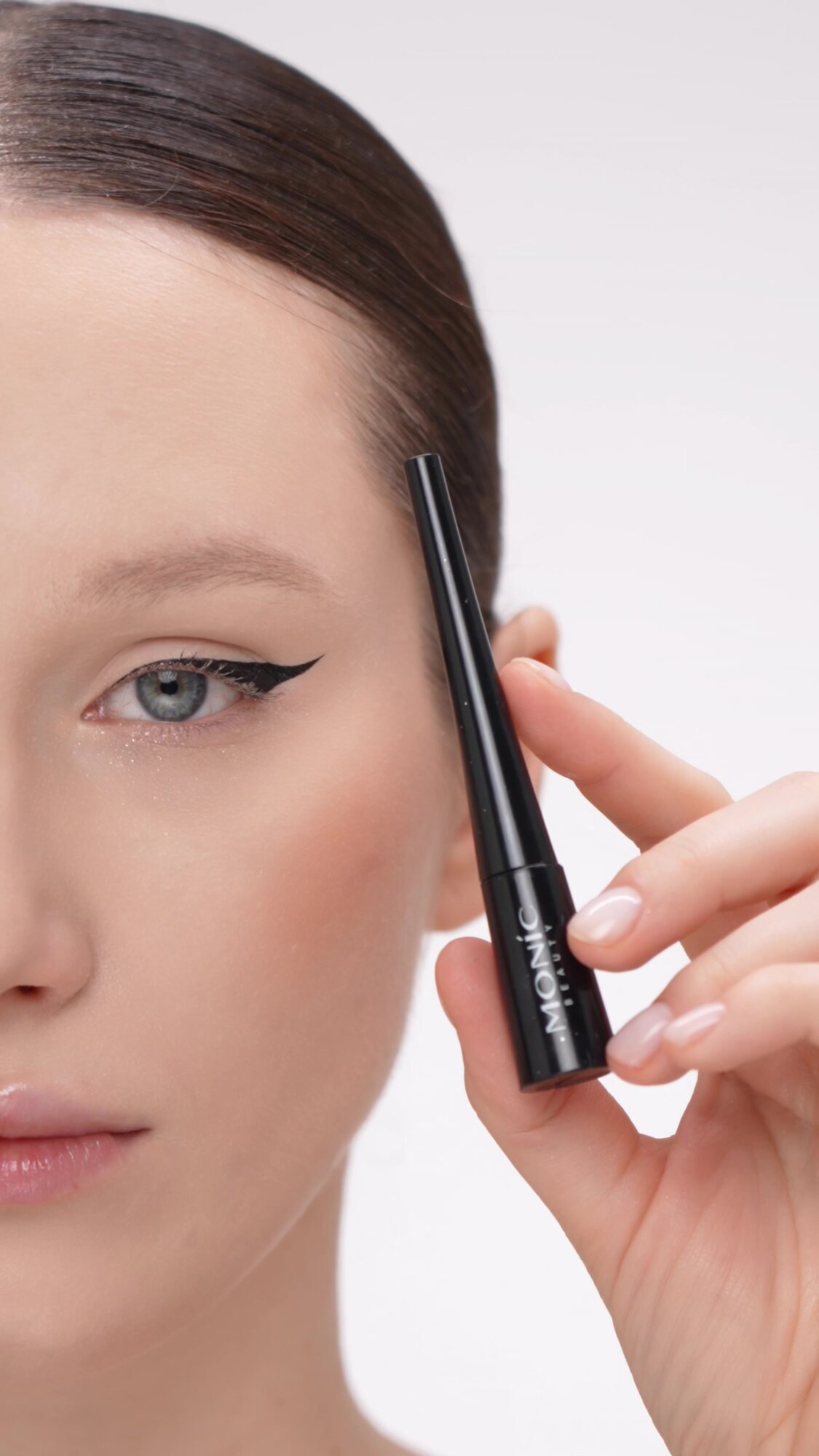 Подводка для глаз Monic Beauty Glam&Glow! жидкая черная, 4,5 мл — фото 1