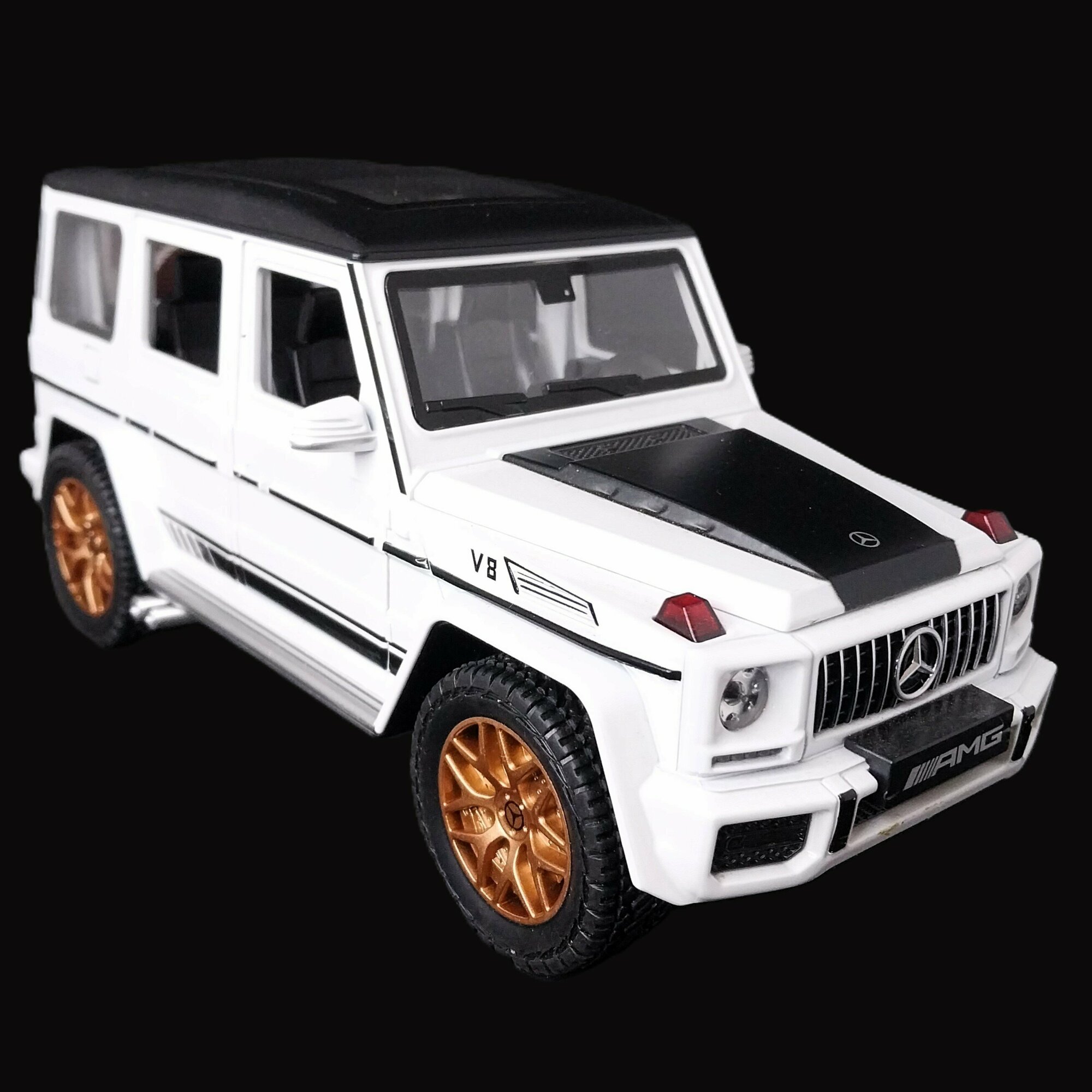 Металлическая модель Mercedes AMG G63 со звуковыми и световыми эффектами