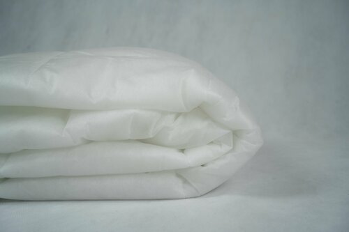 Одеяло тонкое myskgras белое 140х200 см