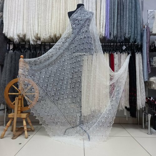 фото Платок орчанка,150х150 см, белый