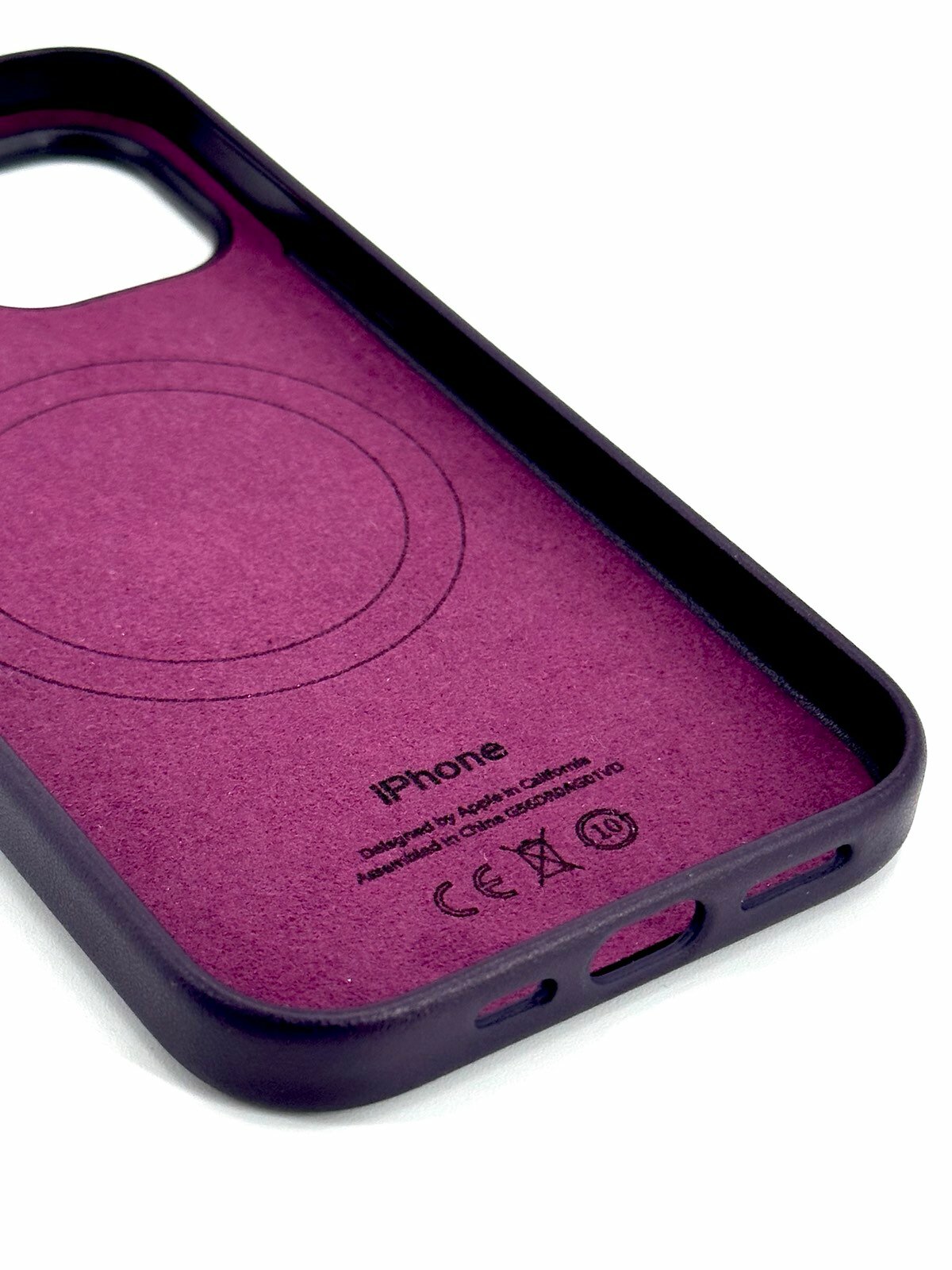 Кожаный чехол для iPhone 14 с Magsafe и анимацией бордовый (Elderberry)