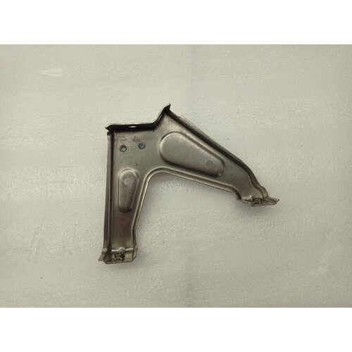 Кронштейн крыла левый CS35 S1010690900 Changan CHANGAN 914₽