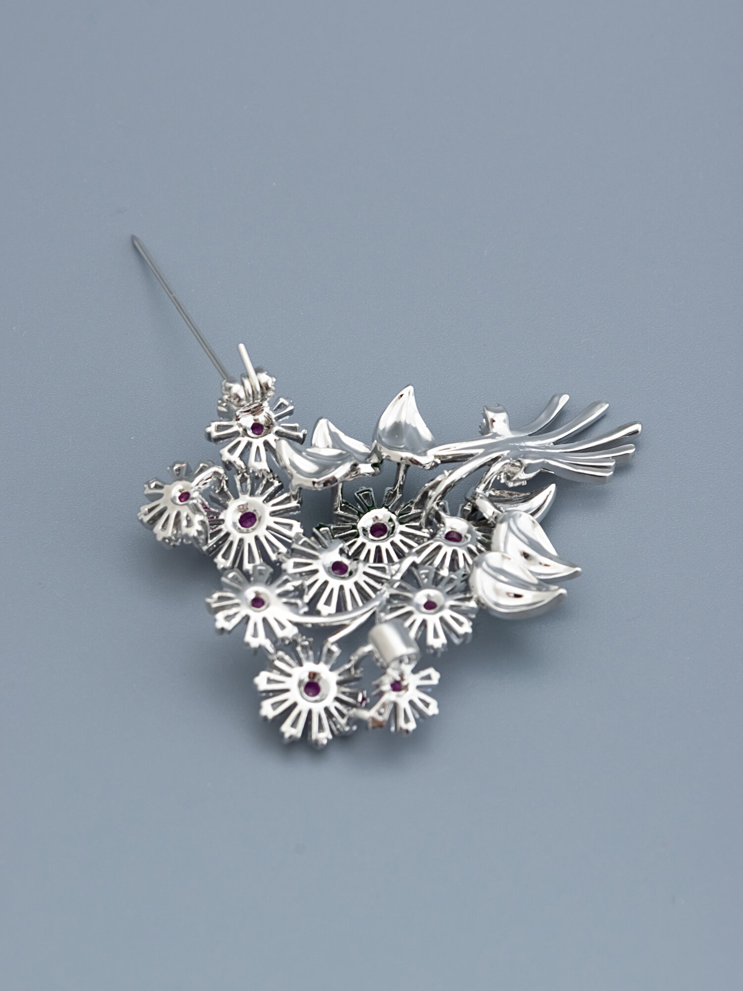 Брошь ЖемАрт, кристалл, зеленый, розовый, серебряный — фото 1