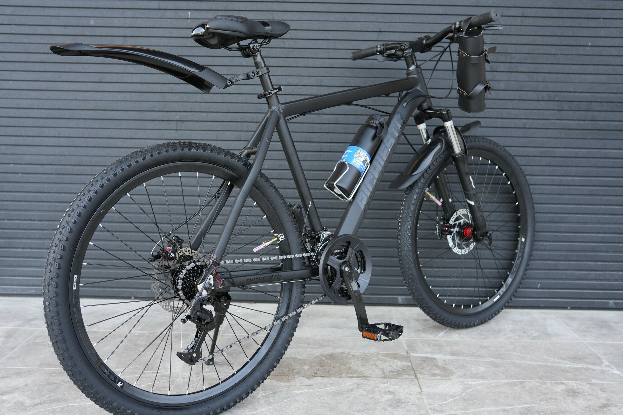 "Взрослый горный велосипед RICHIESTO 27.5 с алюминиевой рамой 21", черный матовый модель 2024