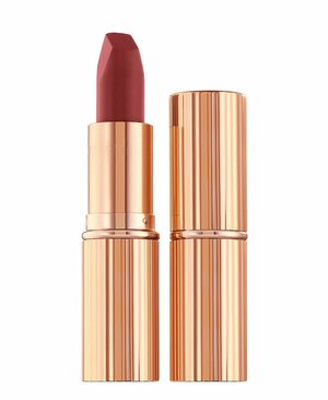 Помада для губ "Matte Revolution" от бренда "Charlotte Tilbury"отенок Pillow Walk Of No Shame