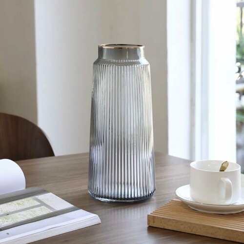 Ваза рифленая для цветов