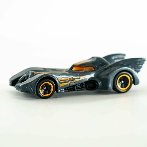 Машинка Бетмена классика Hot Wheels Batmobile 2023 Коллекционная