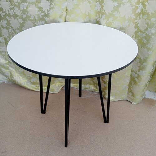 Стол кухоный, белый глянец - круглый D 85 СМ , для гостиной, современный ( Черная шпилька )