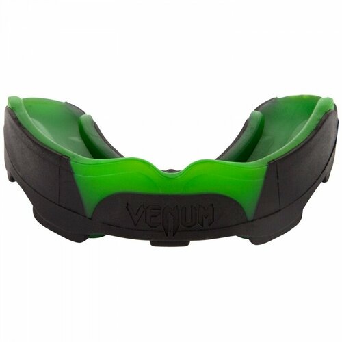 Боксерская капа взрослая, спортивная, защитная для зубов Venum Predator - Black/Green зеленый, черный, размер One Size