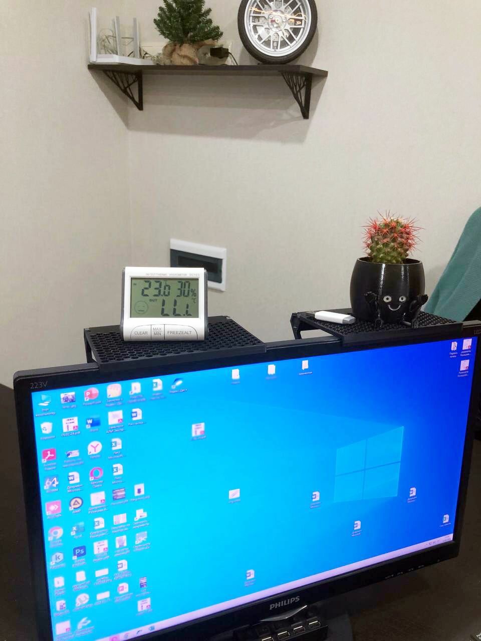 фото Полка (подставка) для телевизора и монитора подвесная для хранения роутера, тв приставки, пульта