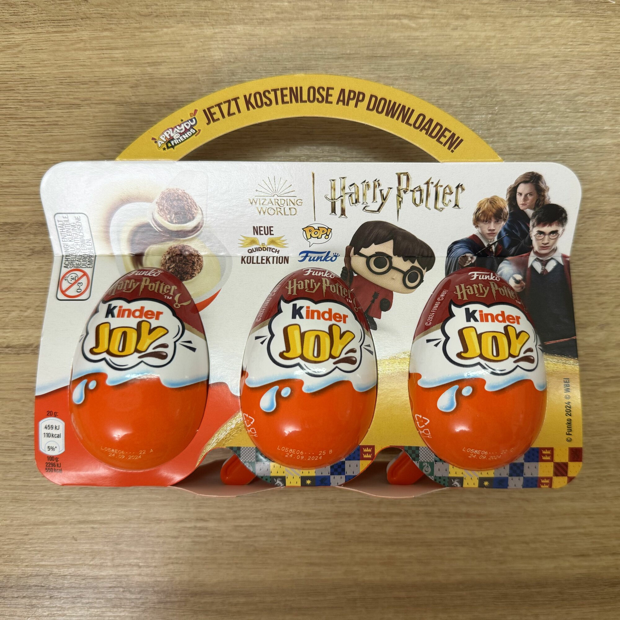 Киндер Джой Гарри Поттер/Kinder Joy 3 in 1 Harry Potter Quidditch (Шоколадная половинка с коллекционной игрушкой)