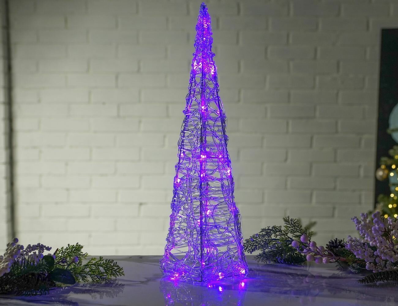 Светящаяся фигура ёлка 'ожившая радуга' акриловые нити 30 RGB LED-огней меняющих цвета 60 см уличная Kaemingk 491044