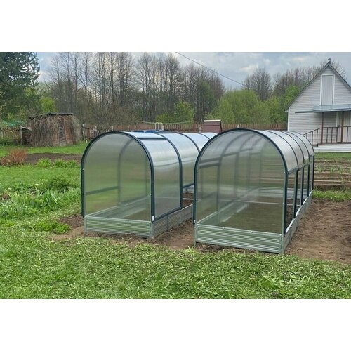 Парник Тюльпан-мини 2 метра на грядке