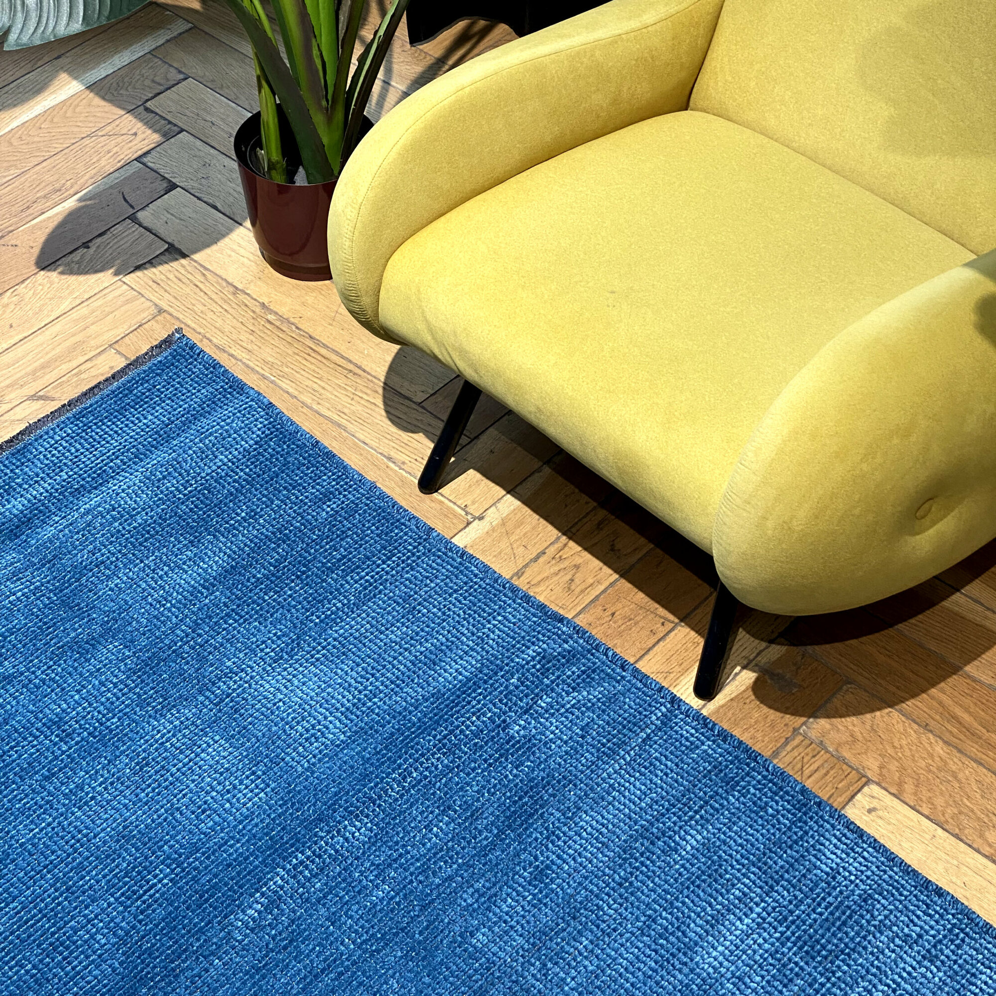 фото Ковер однотонный "Bardsey" темно-синий, 80х150см, Millennium Carpets