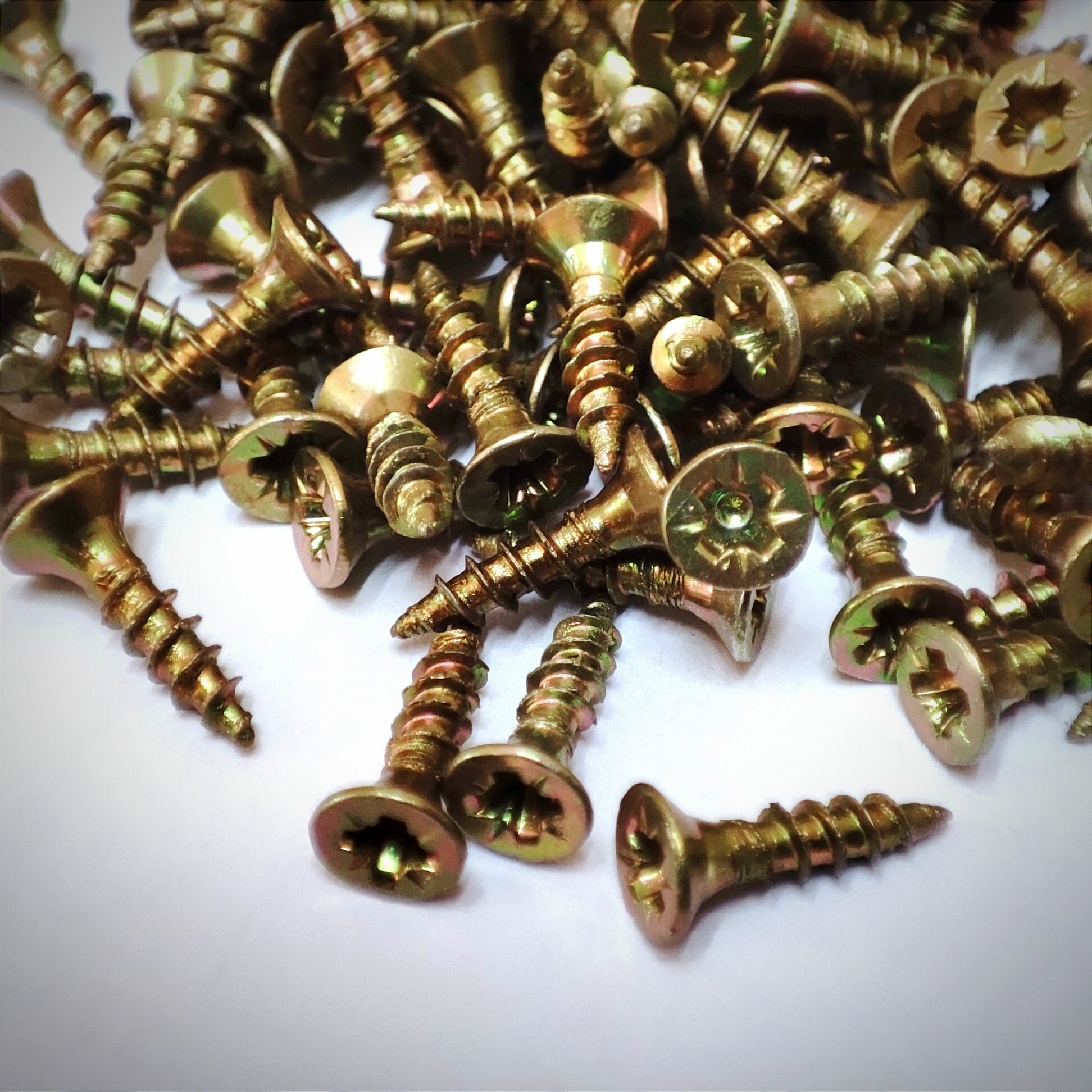 фото Шуруп - саморез 2,5*10мм (цвет - желтый цинк) - 50 штук - шлиц Pz-1