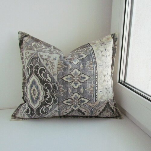Декоративная подушка с потайной молнией, 33х38 см, в классическом стиле, цвет-сероголубой.