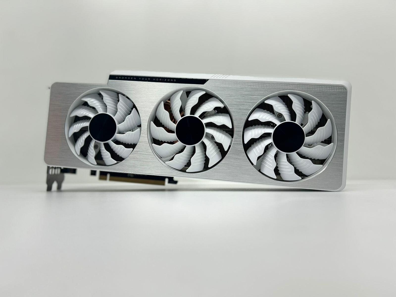 Видеокарта 10.0 Гб Gigabyte GeForce RTX 3080 LHR VISION