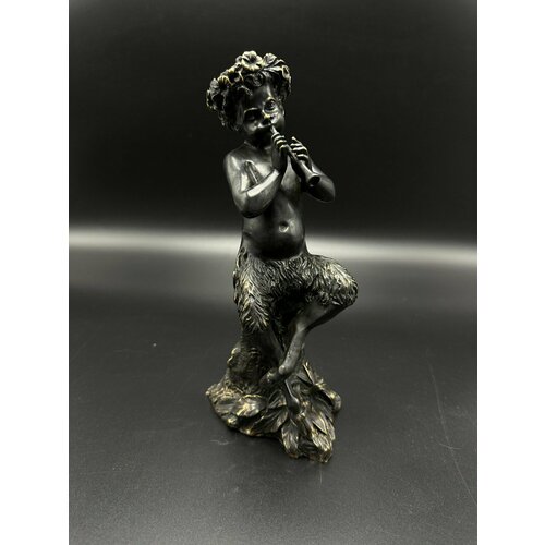 Статуэтка бронзовая 