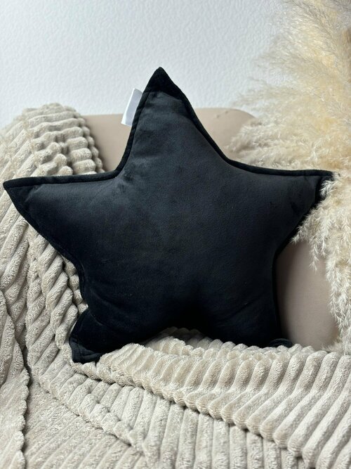 Подушка плюшевая Звезда, черная