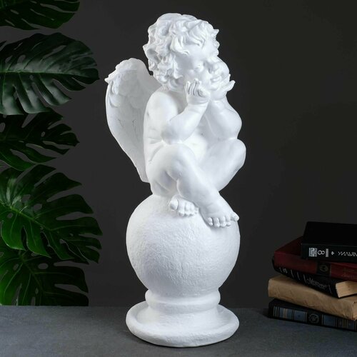 Фигура Ангел на шаре 26 х 27 х 64 см 3551₽