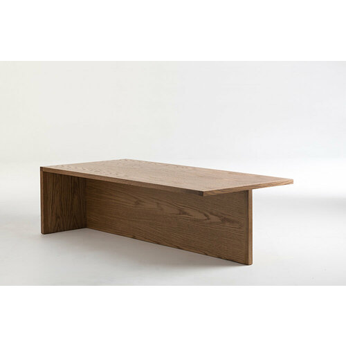 Журнальный столик из дуба