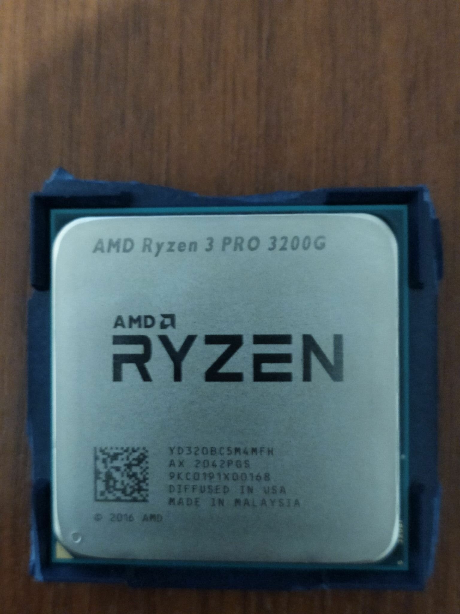 Процессор AMD Ryzen 3 PRO 3200G AM4, 4 x 3600 МГц, OEM