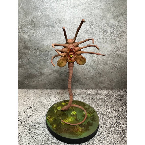 Facehugger Alien Лицехват из Чужой фигурка (окрашена) (20 см / Разноцветный (покрашен))