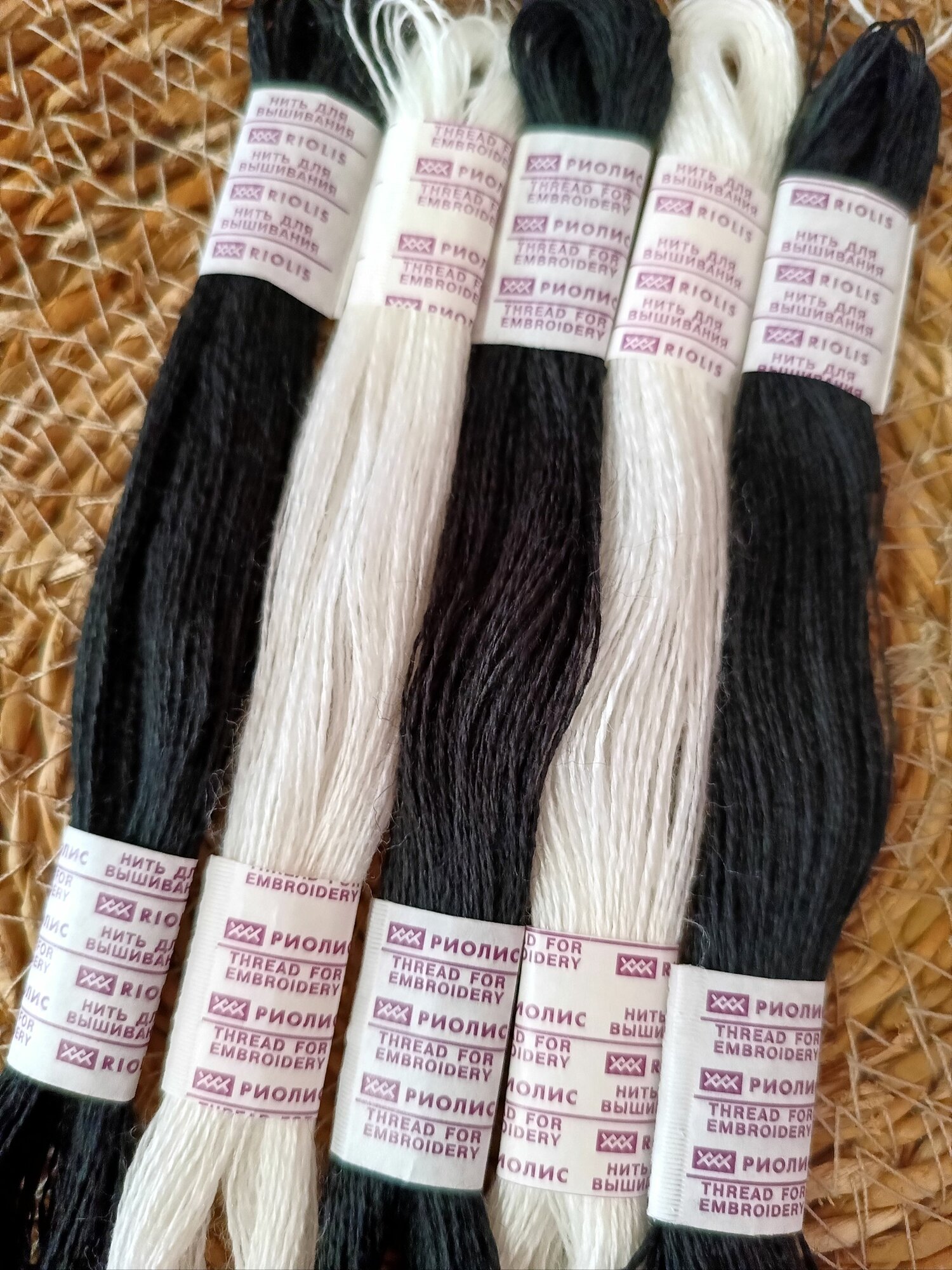 Нитки мулине для вышивания шерсть/акрил Риолис набор 5шт Зебра — фото 1