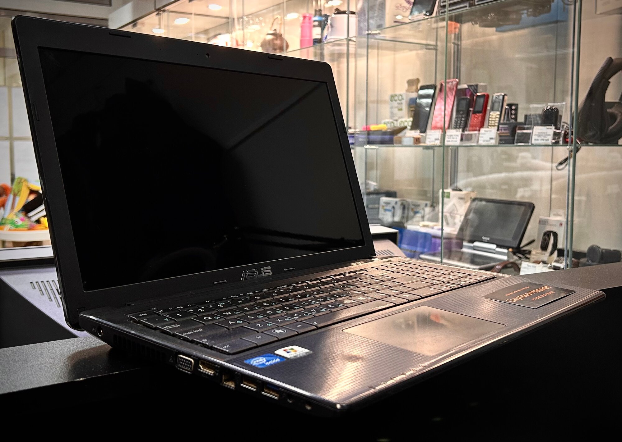 Ноутбук Asus X55A. Intel 2x1.6GHz / 2Gb / 300Gb