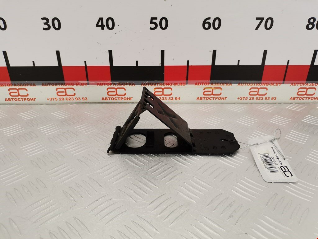Упор противооткатный Mercedes C-Class (W203) A2035830075 арт. 1046537