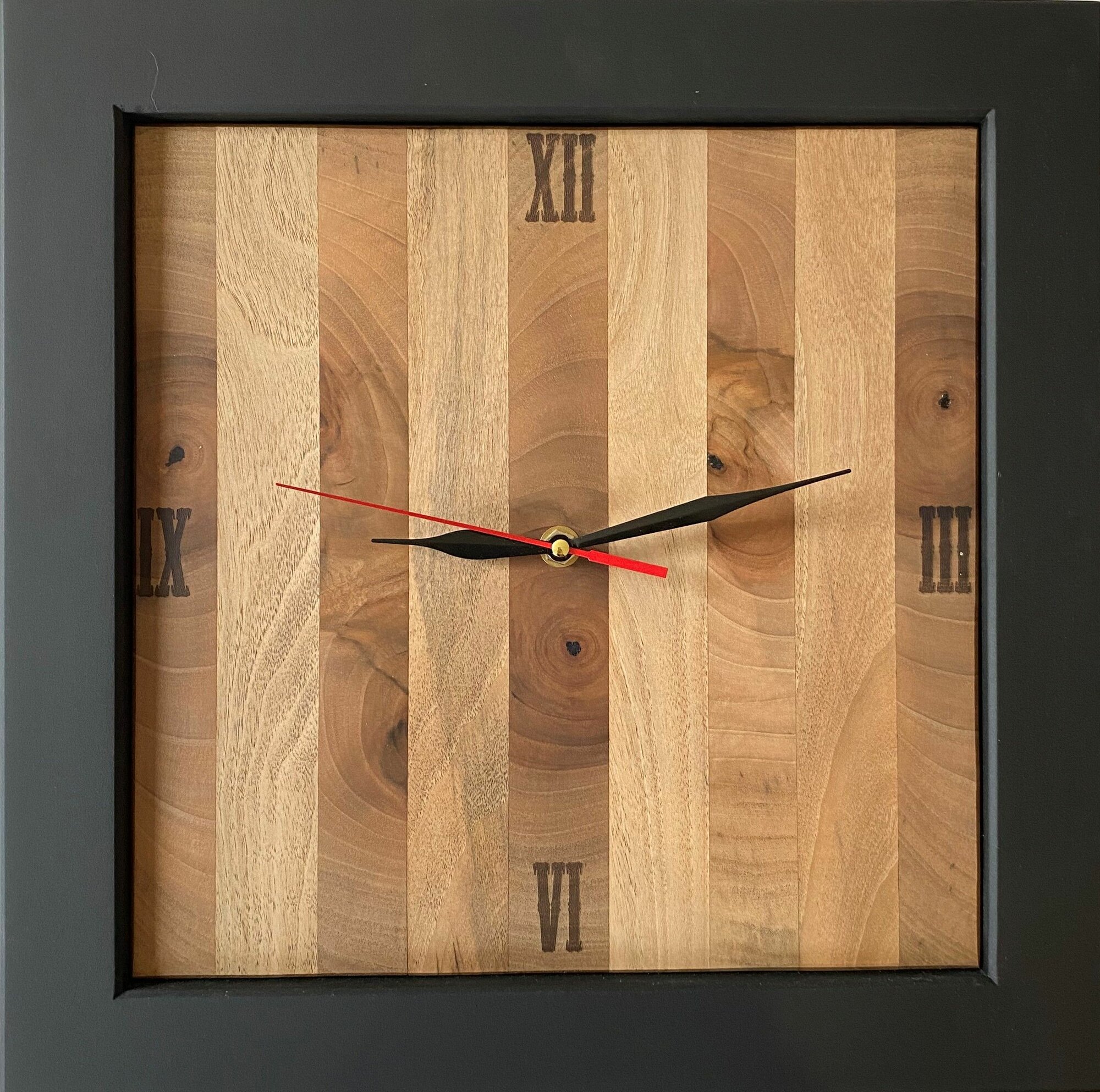 Часы настенные в стиле Лофт, квадратные.