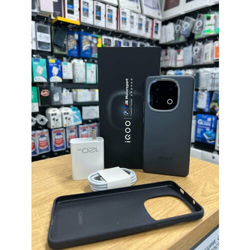 Смартфон iQOO 13черный Китайская версия экран 682 память 16ГБ512ГБ аккумулятор 6150мАч NFC 79999₽