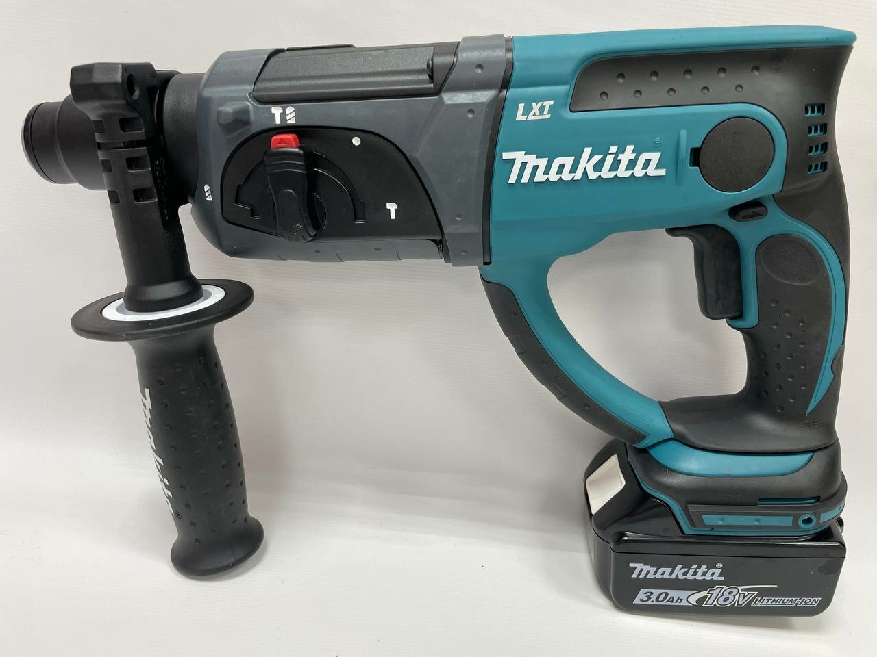 Аккумуляторный перфоратор Makita DHR202RF