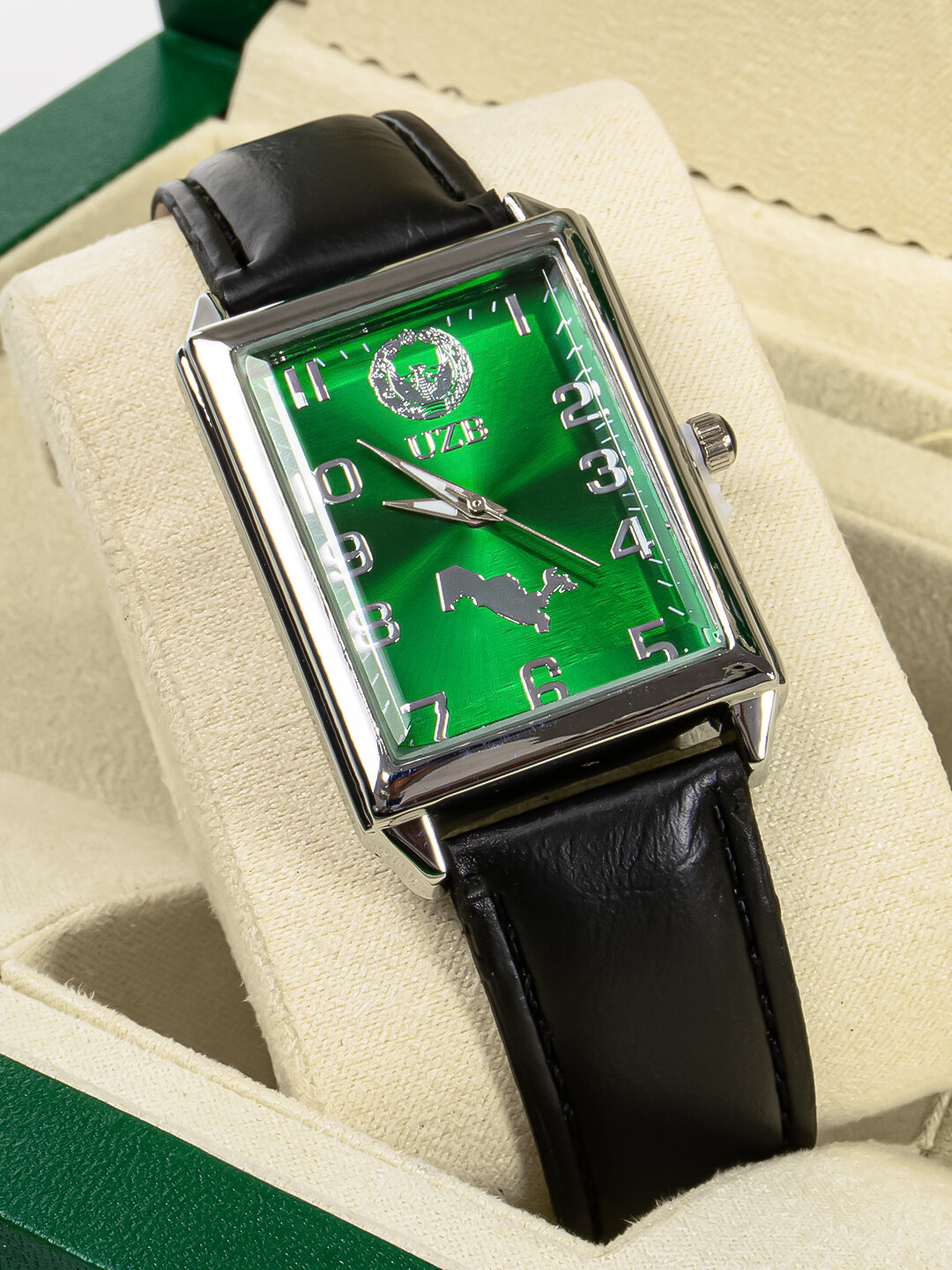 Наручные часы, зелeный