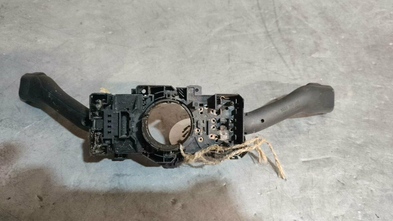 Переключатель подрулевой (стрекоза) Audi A3 8L (1996 - 2000) 4B0953503G