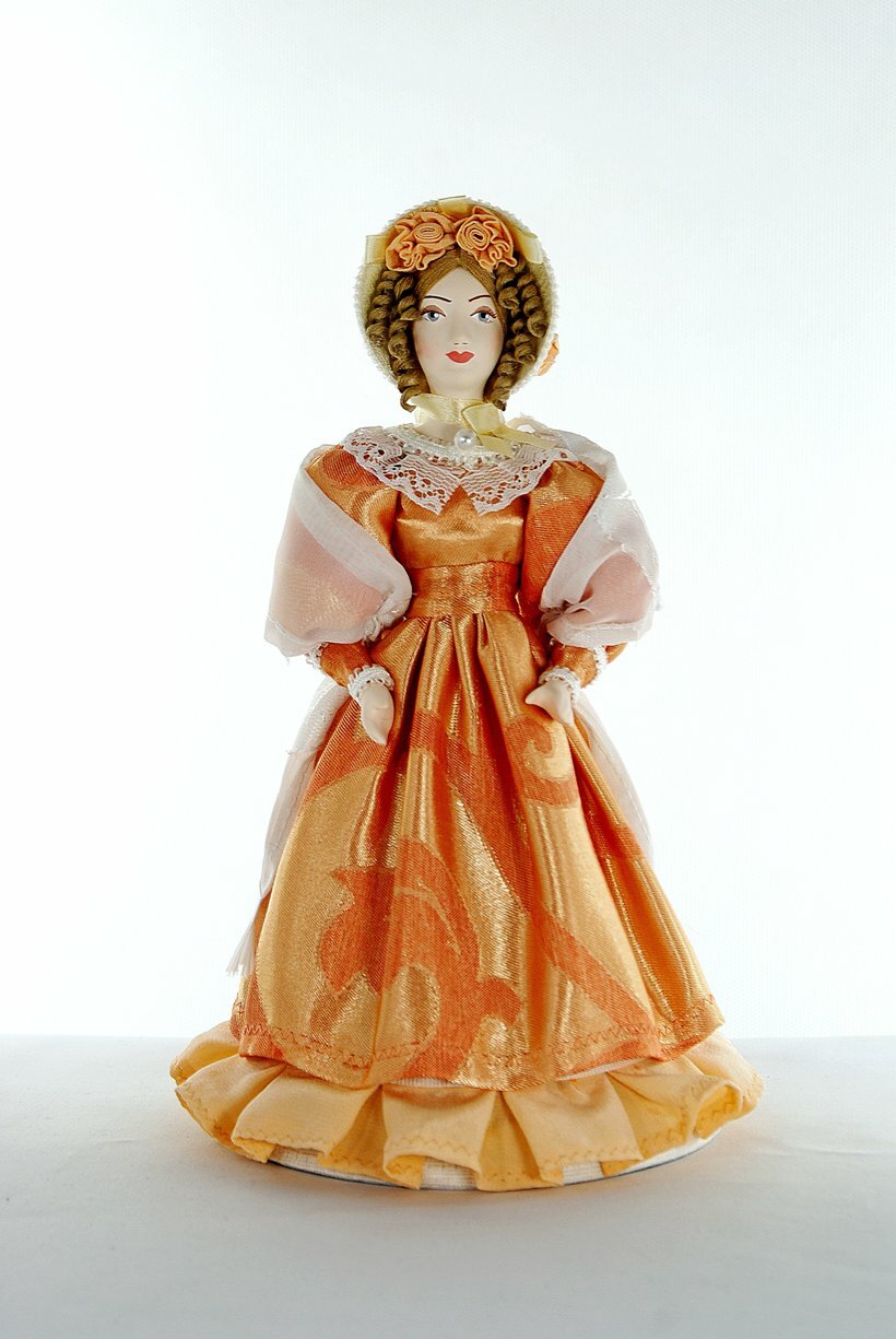 Кукла коллекционная Барышня в летнем костюме.