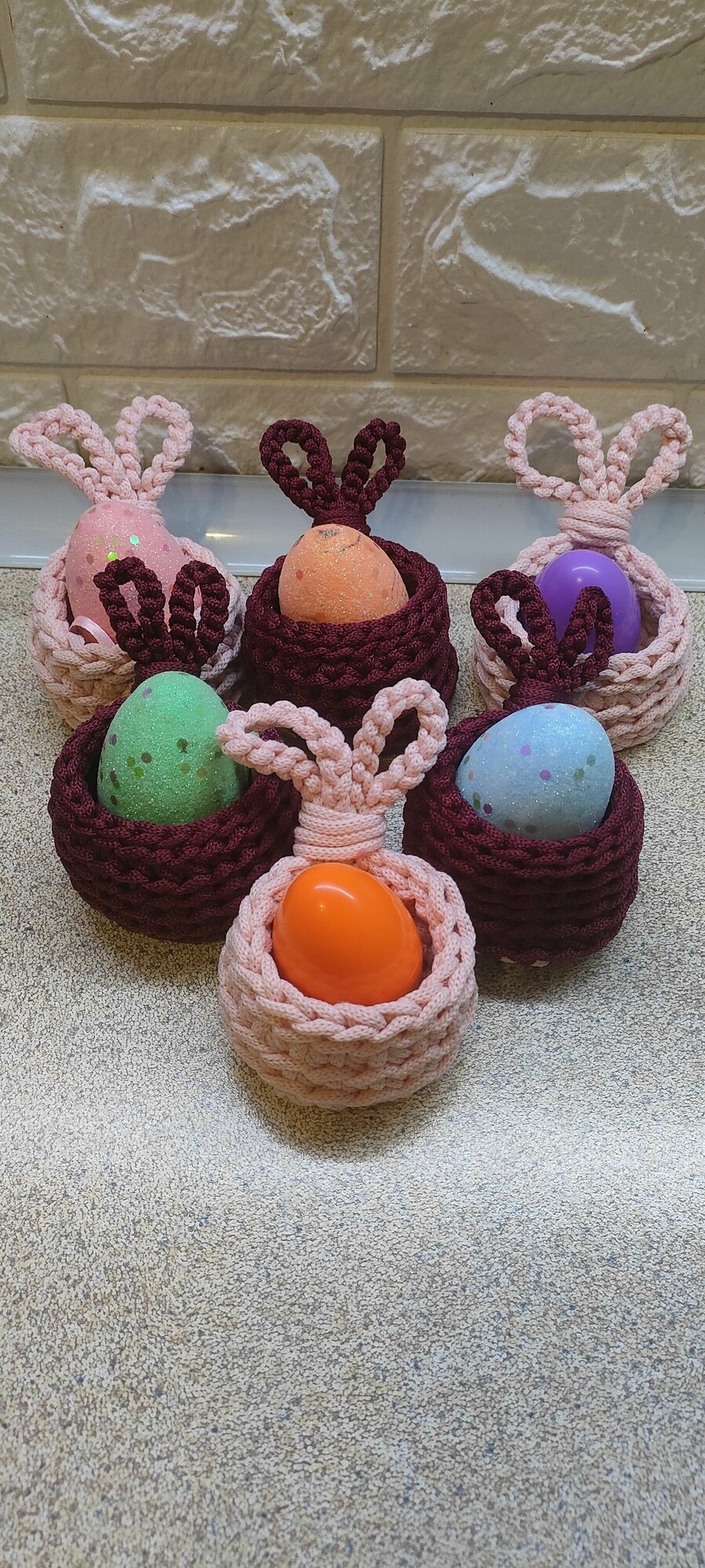 Декоративные подставки для пасхальных яиц вязаные, набор
