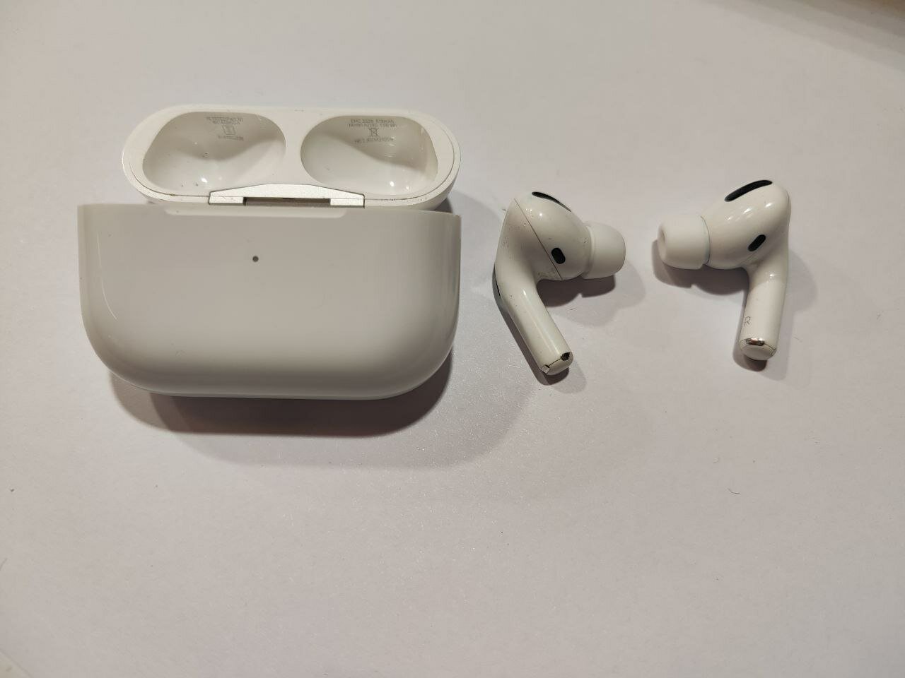 Беспроводные наушники Apple AirPods Pro MagSafe, белый