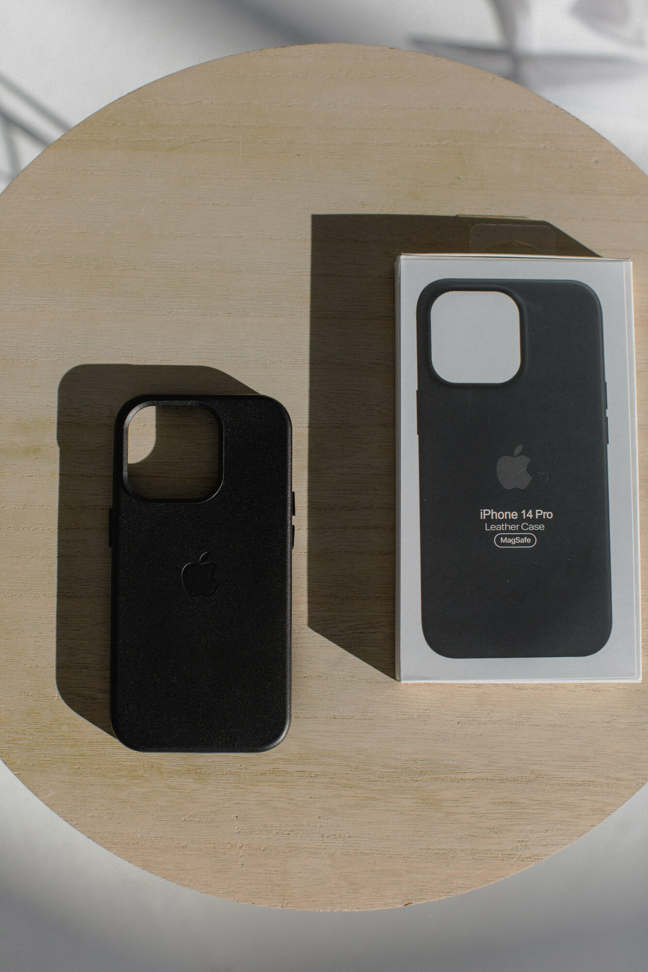 Чехол для IPhone 14 Pro Leather Case с анимацией и функцией MagSafe