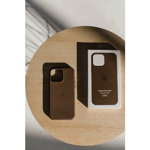 Чехол коричневый для IPhone 15 Pro Max Leather Case с анимацией и функцией MagSafe