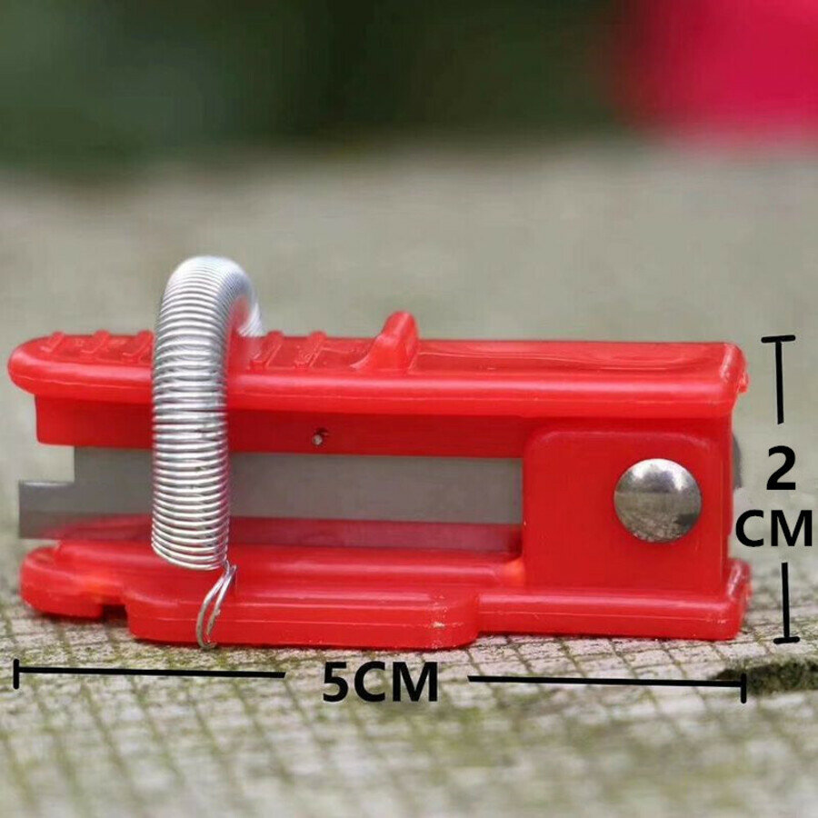 Мини-секатор на палец для обрезки растений - фотография № 3