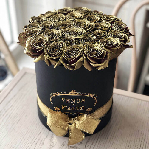 Букет живых цветов, золотые розы в коробке 29 шт.
