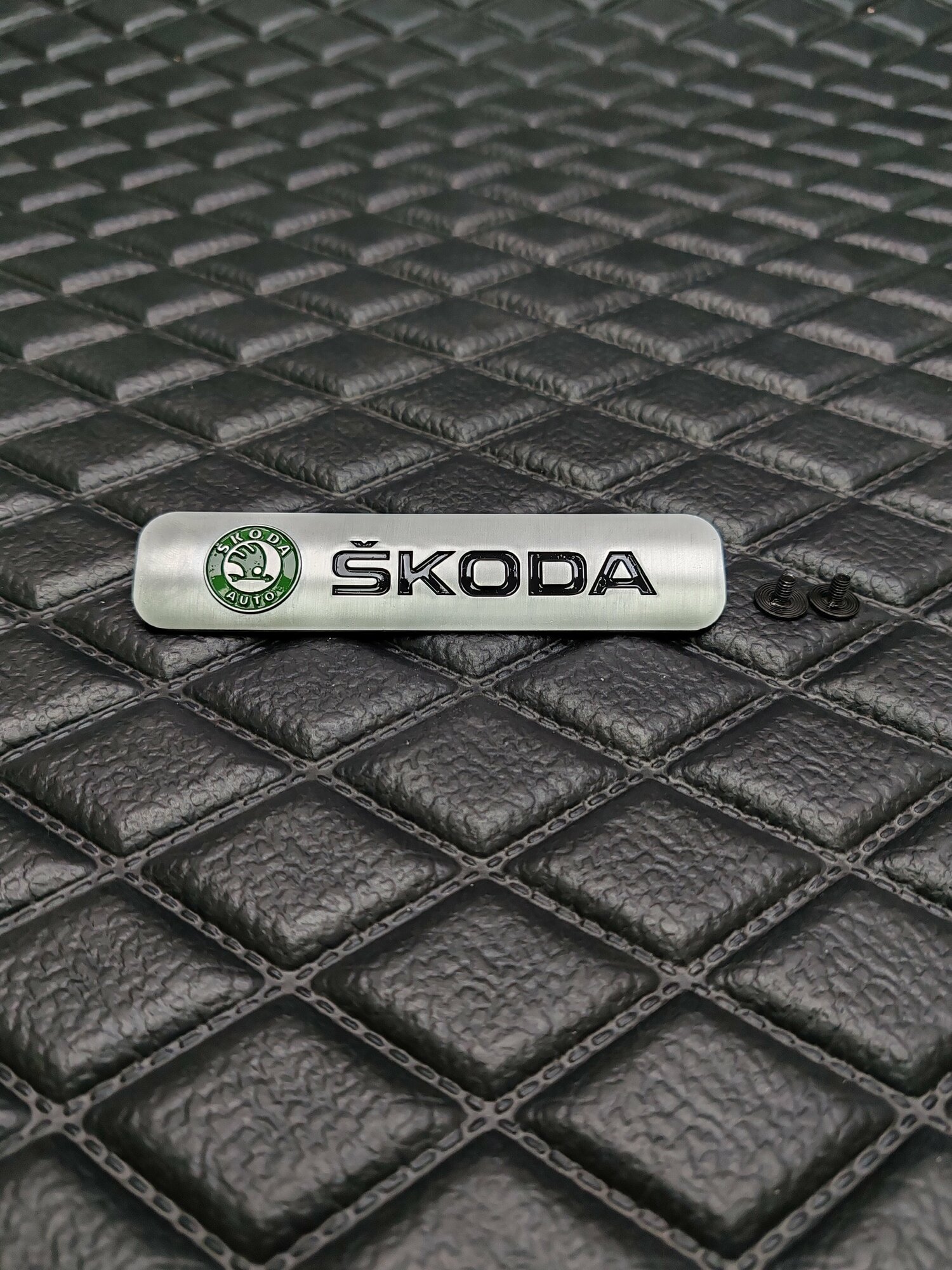 Логотип (шильдик) для Skoda 1 шт, большой металлический 127х23 мм