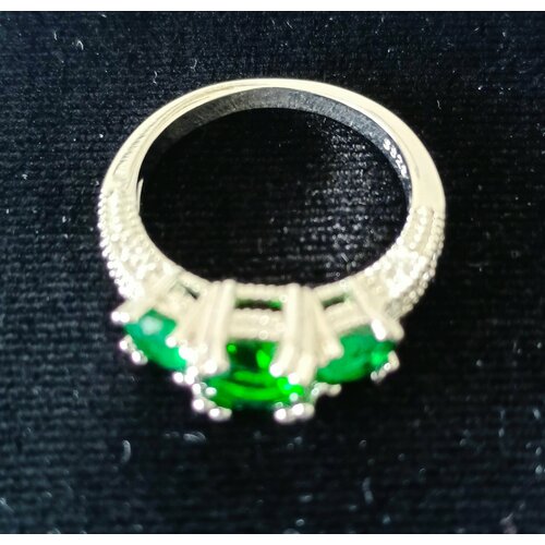 фото Кольцо, изумруд синтетический, размер 18, зеленый без бренда