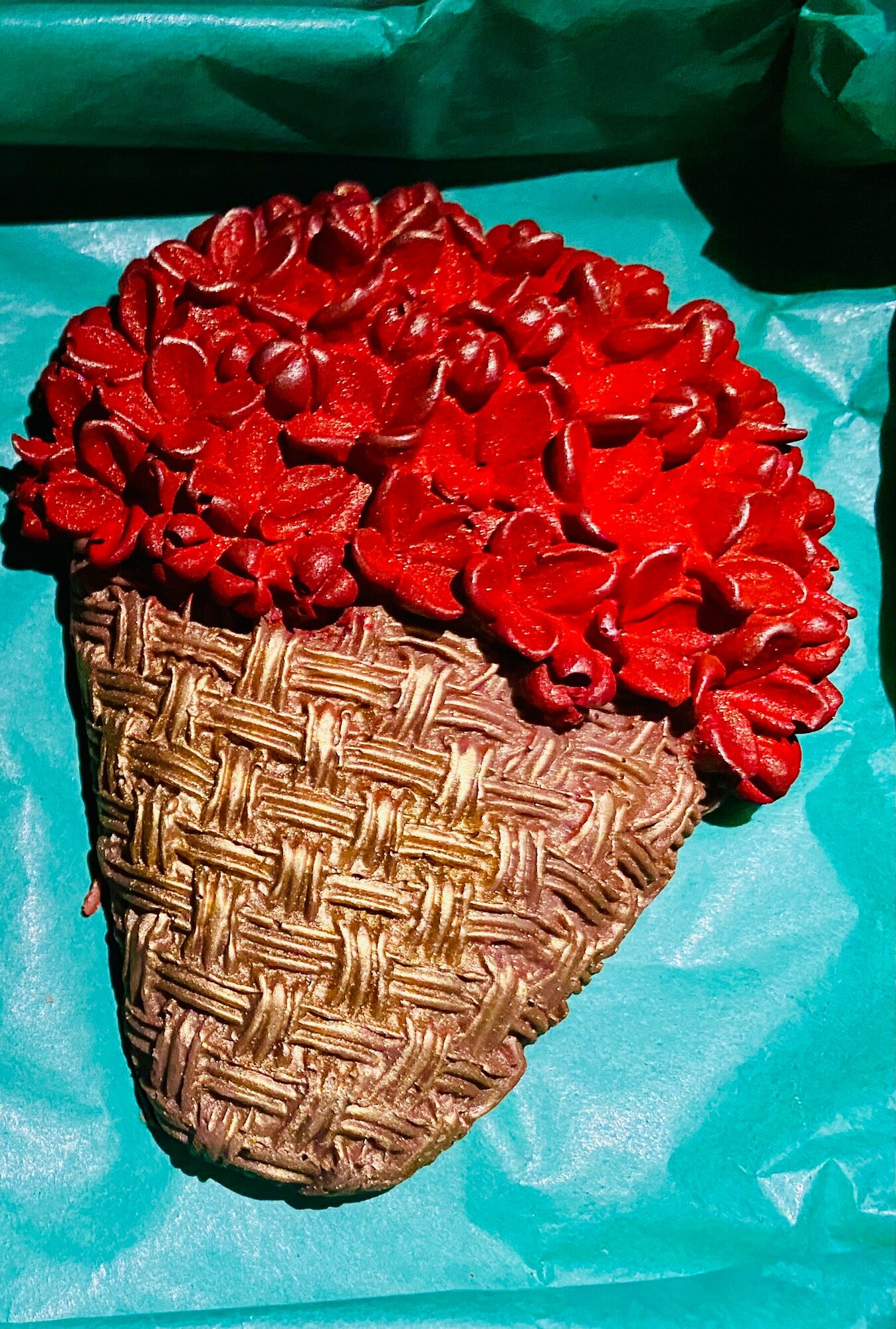 Шоколадная ваза с цветами